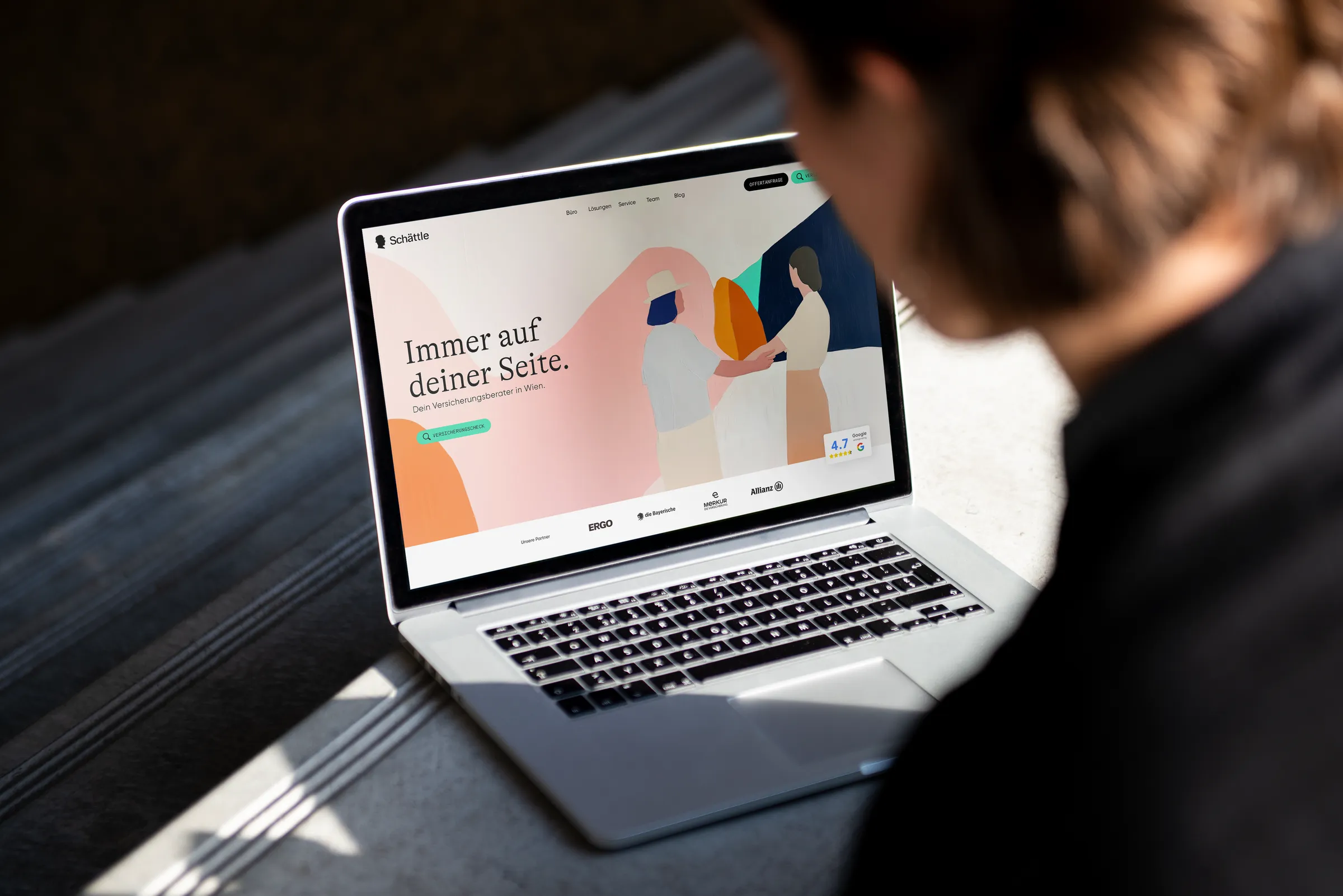 Die neue Schättle-Website auf einem MacBook